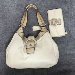 Coach F17219 Soho Lynn Ivory White & Gold Leather Hobo Shoulder Bag and wallet